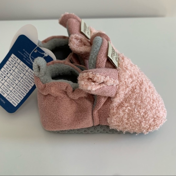 💜2 for $20💜 Myggpp pink fuzzy slippers - Picture 4 of 7